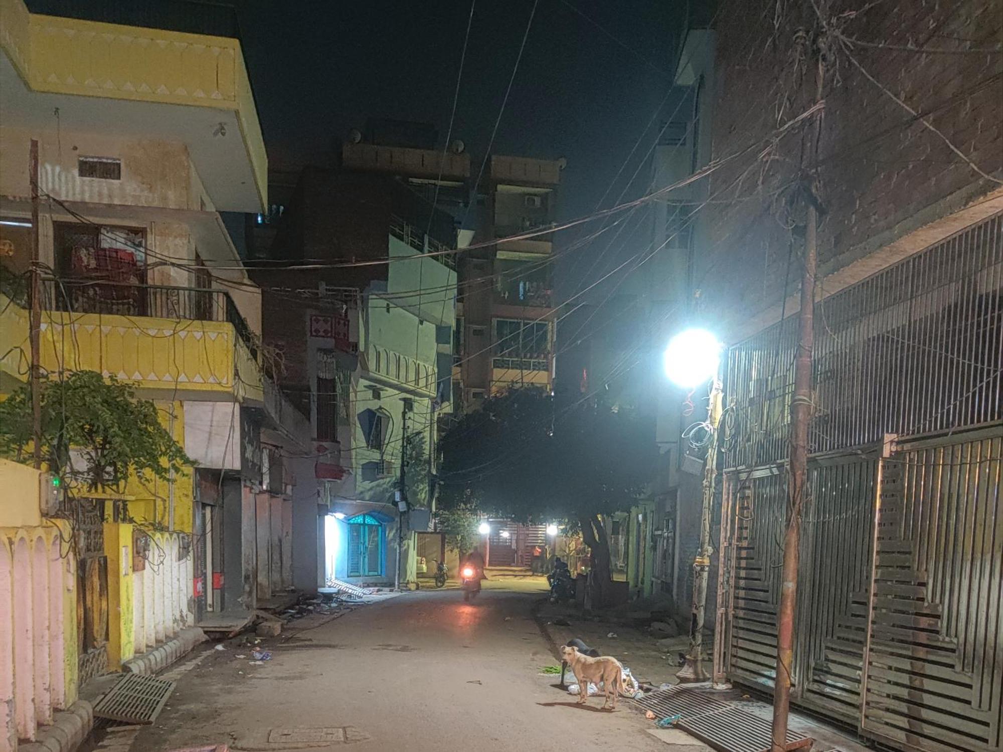 Madhuri Guest House Varanasi Exterior photo