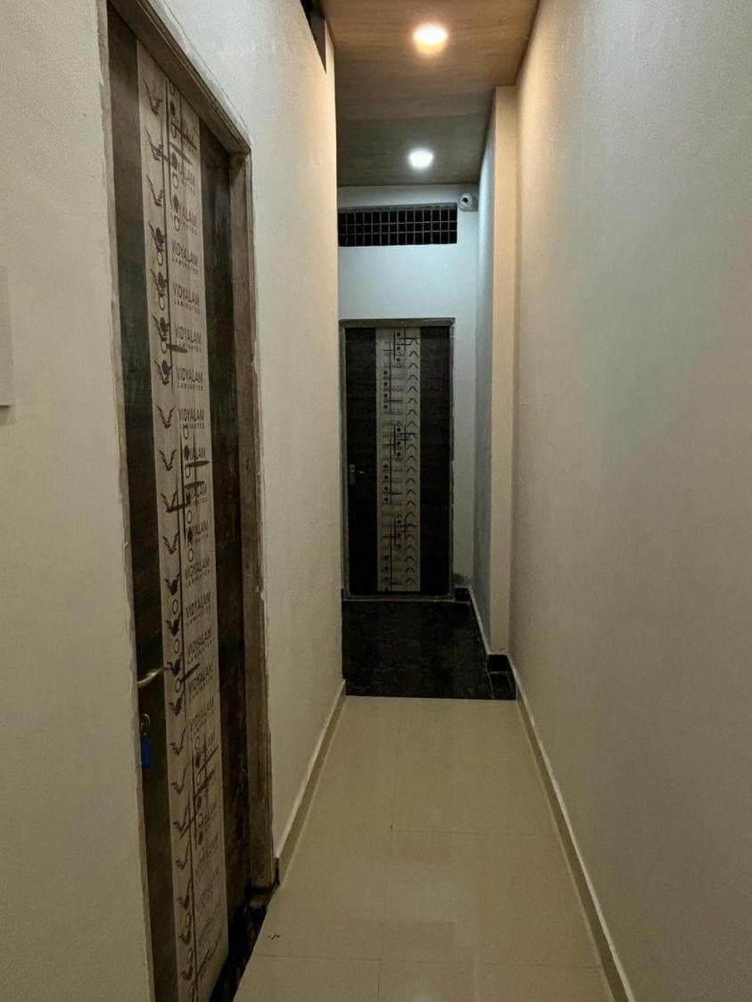 Madhuri Guest House Varanasi Exterior photo